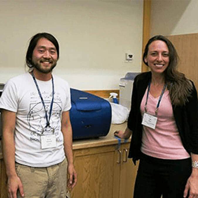캘리포니아 대학 버클리 캠퍼스에서는 GenePix 4300A 스캐너를 사용하여 단일 세포의 표적화된 단백질체학을 연구합니다.